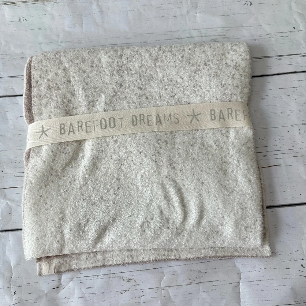 Barefoot Dreams CozyChic Lite Wrap Knit Scarf Cream Taupe New With Tags - Picture 5 of 5